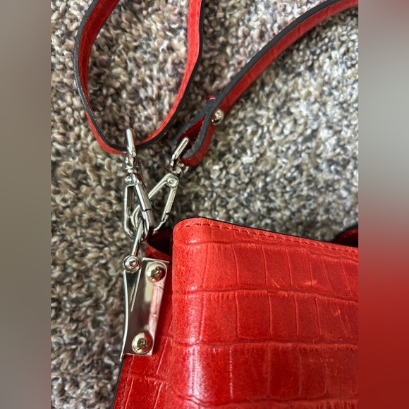 Chiara Ferretti red leather croc embossed box purse with two removable straps - Picture 8 of 13